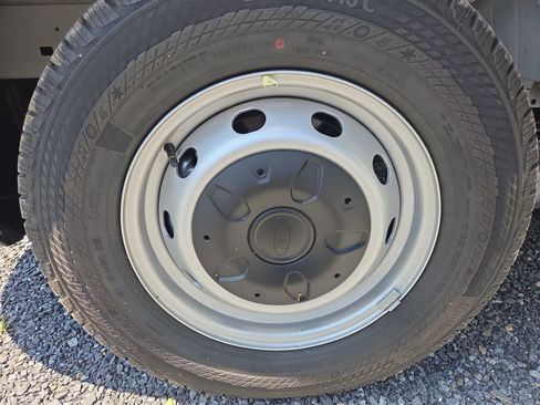 New 2025 Ford Transit 250 148 Medium Roof image 27