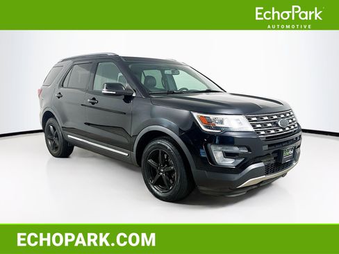 Used 2017 Ford Explorer XLT w/ Equipment Group 202A AWD/4WD image 1