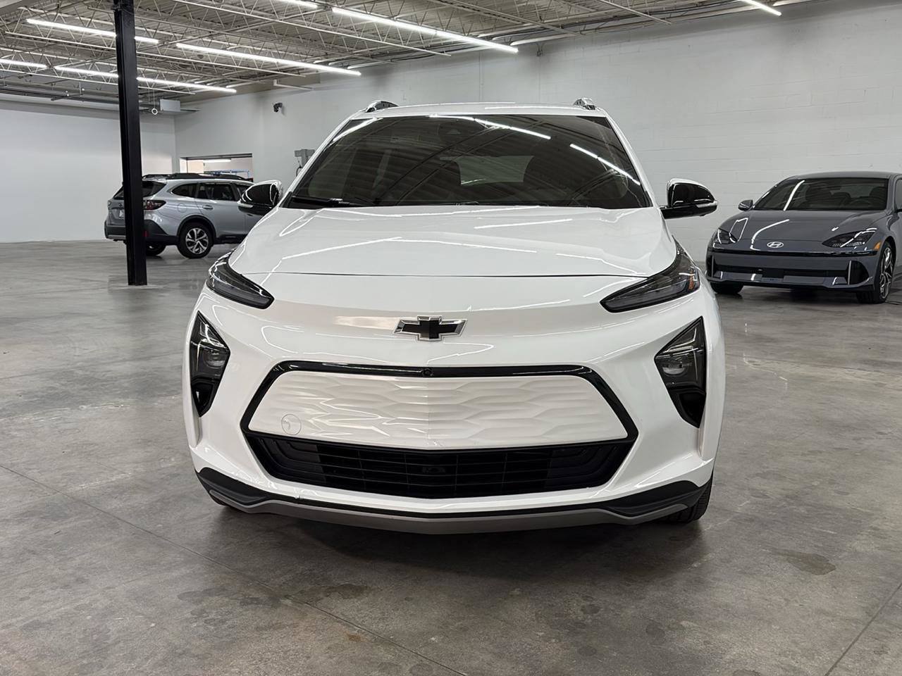Used 2023 Chevrolet Bolt EUV Premier FWD image 3