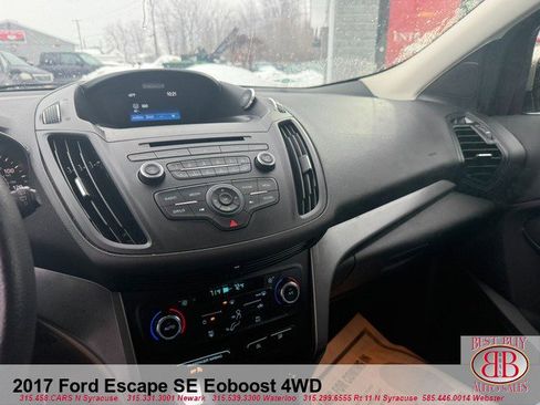 Used 2017 Ford Escape SE image 19
