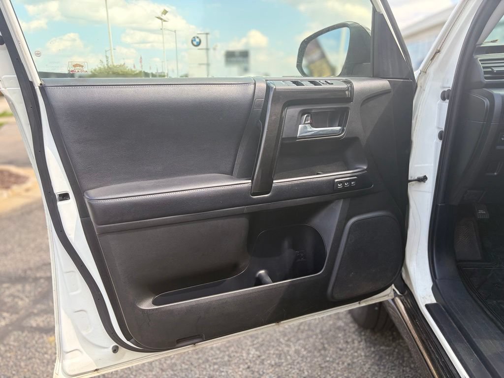 Used 2019 Toyota 4Runner Limited AWD/4WD image 19