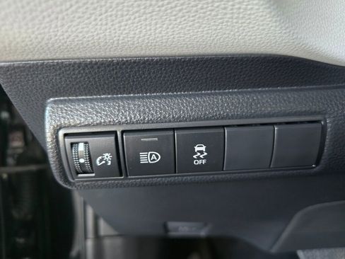 Used 2024 Toyota Corolla SE w/ SE Package FWD image 27