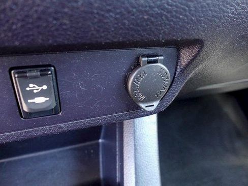 Used 2018 Toyota Tacoma SR5 RWD image 24