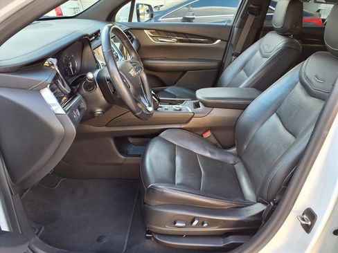 Used 2022 Cadillac XT6 Premium Luxury image 13