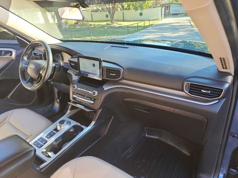 Used 2020 Ford Explorer XLT w/ Equipment Group 202A image 42