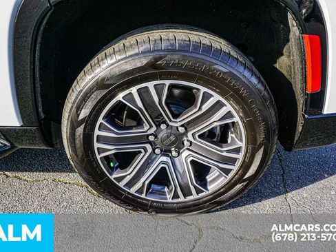 Used 2024 Jeep Wagoneer Series II w/ Flexible Seating Group image 17