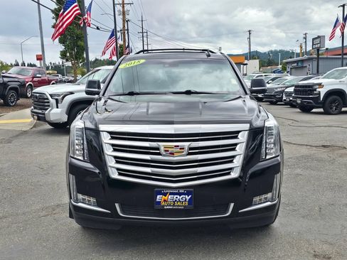 Used 2018 Cadillac Escalade ESV Platinum AWD/4WD image 2