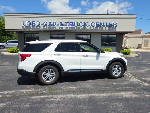 Used 2025 Ford Explorer ST AWD/4WD image 1