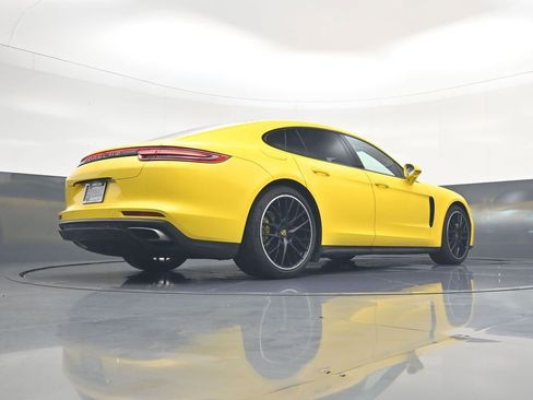 Used 2018 Porsche Panamera 4 image 16