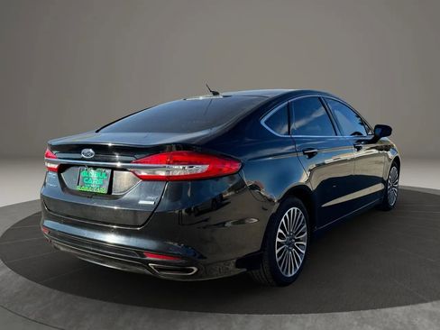 Used 2017 Ford Fusion SE w/ Fusion SE Technology Package image 5