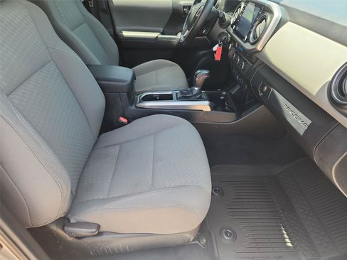 Used 2022 Toyota Tacoma SR5 RWD image 24
