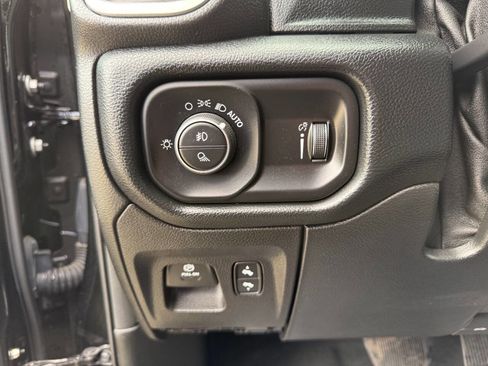 Used 2020 RAM 1500 Big Horn image 30