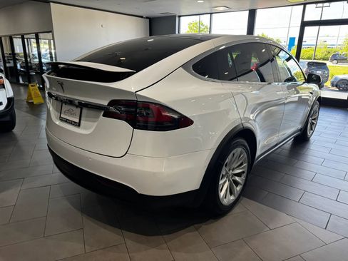 Used 2019 Tesla Model X Long Range AWD/4WD image 5