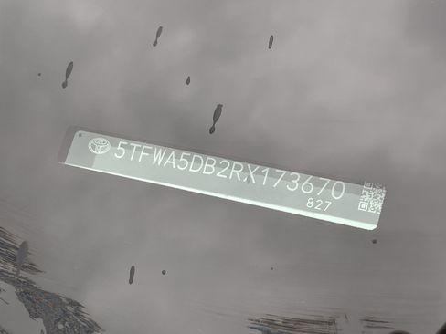 Used 2024 Toyota Tundra Limited image 31