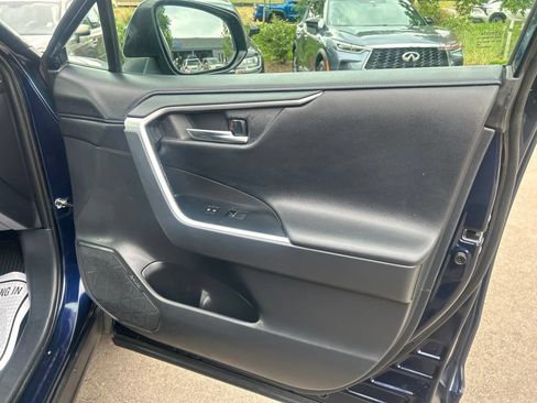 Used 2019 Toyota RAV4 XSE AWD/4WD image 11