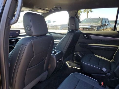 New 2026 Buick Enclave Sport Touring w/ Power Package FWD image 10