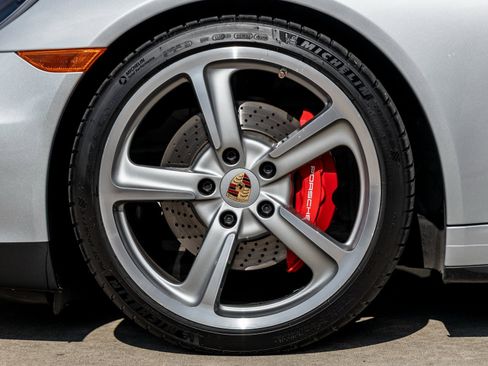 Certified 2014 Porsche 911 Carrera 4S image 14