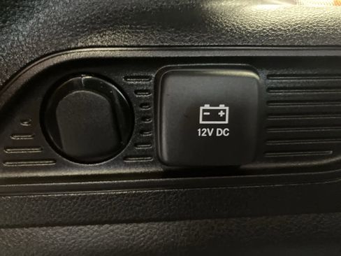 Used 2023 Jeep Grand Cherokee Limited w/ Luxury Tech Group II image 30