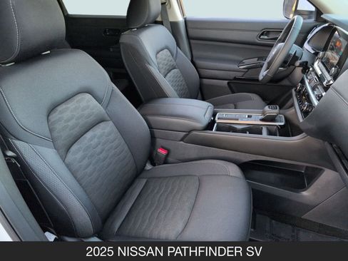 Used 2025 Nissan Pathfinder SV image 15