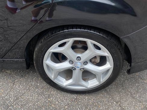 Used 2013 Ford Focus ST FWD image 9