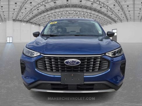 Used 2023 Ford Escape Active AWD/4WD image 2