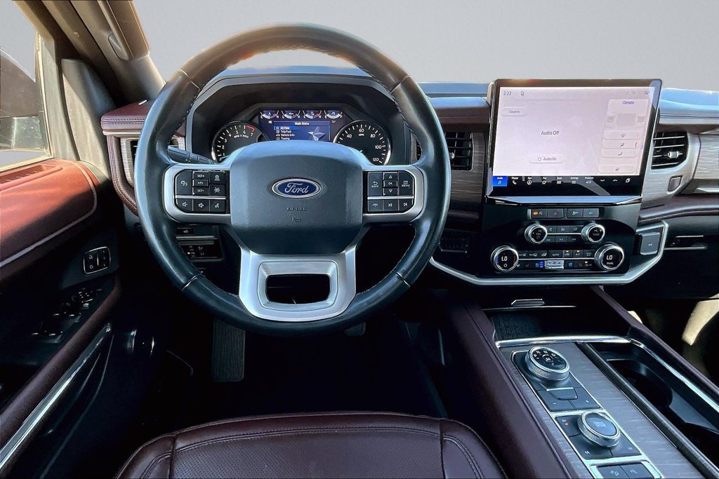 Used 2024 Ford Expedition Limited AWD/4WD image 5