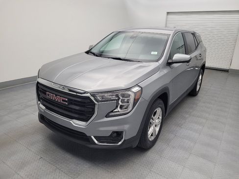 Used 2024 GMC Terrain SLE AWD/4WD image 2