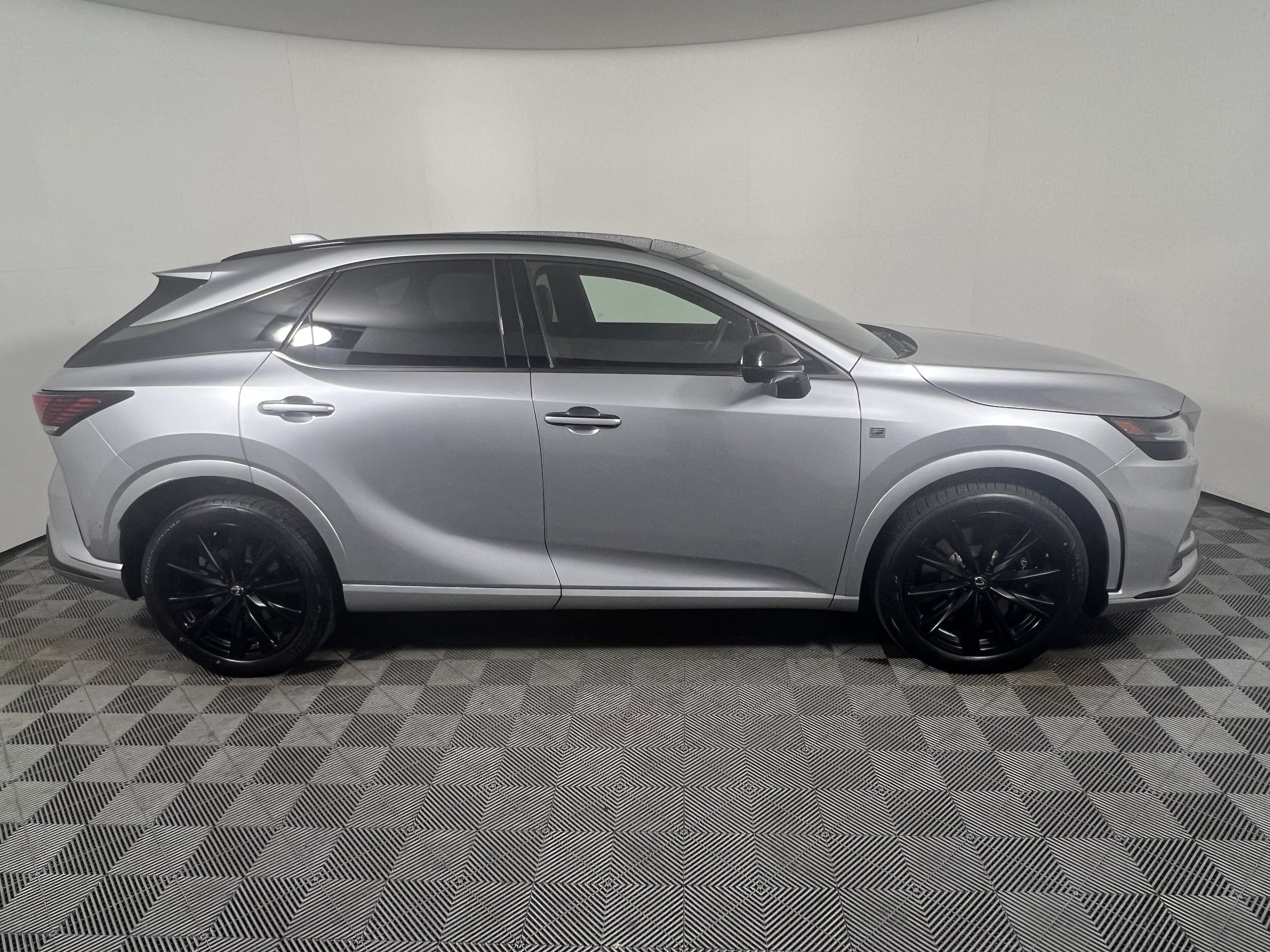 Used 2024 Lexus RX 500h F Sport w/ Convenience Package AWD/4WD image 8