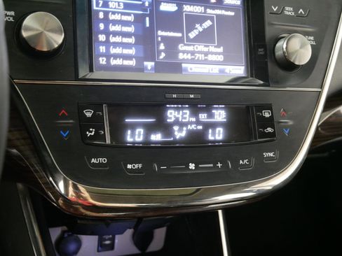 Used 2015 Toyota Avalon XLE Touring FWD image 23