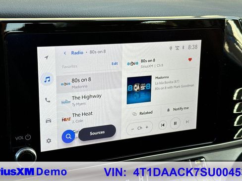 Used 2025 Toyota Camry LE image 37