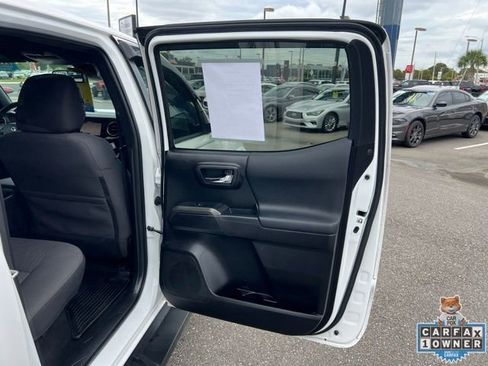 Used 2019 Toyota Tacoma TRD Sport image 38