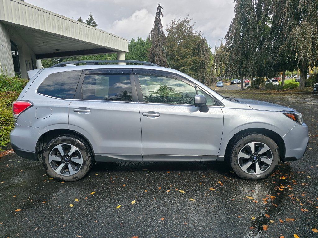 Used 2017 Subaru Forester 2.5i Limited AWD/4WD image 3