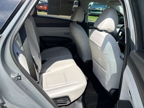 Used 2025 Hyundai Tucson SEL FWD image 12