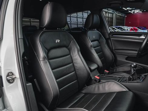 Used 2018 Volkswagen Golf R 4-Door image 53