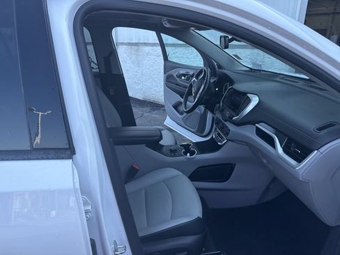 Used 2022 GMC Terrain SLT w/ Tech Package FWD image 35