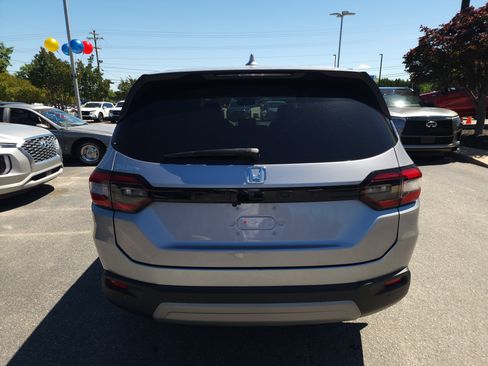 Certified 2025 Honda Pilot EX-L image 5