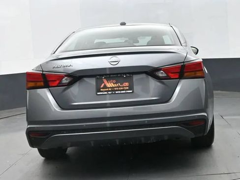 Used 2025 Nissan Altima 2.5 SV FWD image 8