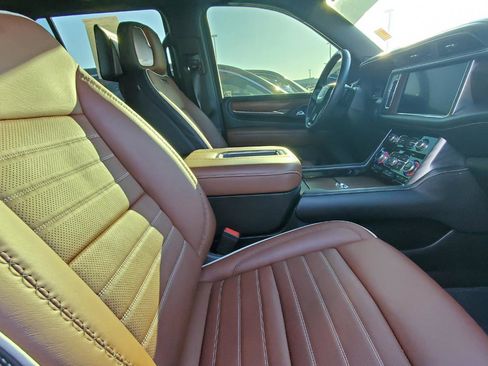Used 2024 GMC Yukon Denali Ultimate image 4