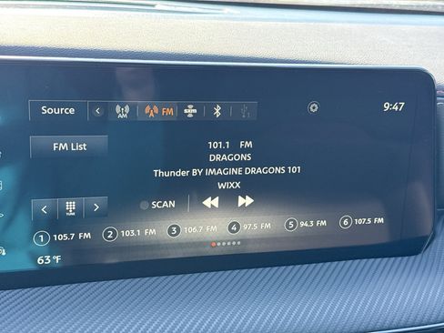 Used 2025 Nissan Kicks SR AWD/4WD image 18