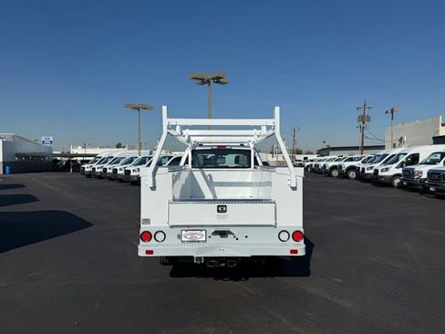 New 2026 Ford F250 XL w/ XL Chrome Package image 3