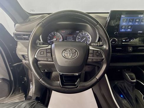 Used 2021 Toyota Highlander XSE AWD/4WD image 15