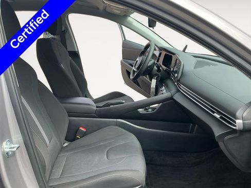 Certified 2025 Hyundai Elantra SE FWD image 16