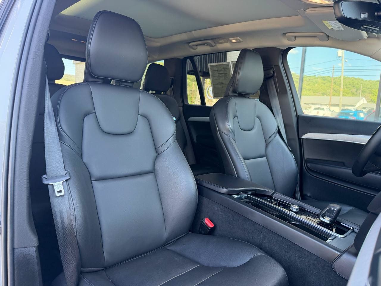 Used 2024 Volvo XC90 B5 Core w/ Protection Package Premier AWD/4WD image 17