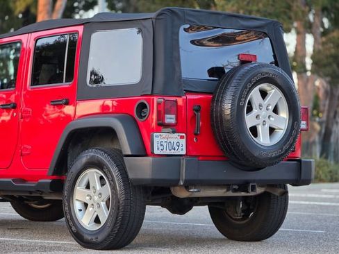 Used 2014 Jeep Wrangler Unlimited Sport w/ Quick Order Package 24S AWD/4WD image 24
