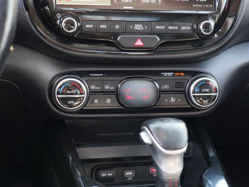 Used 2020 Kia Soul GT-Line Turbo FWD image 24