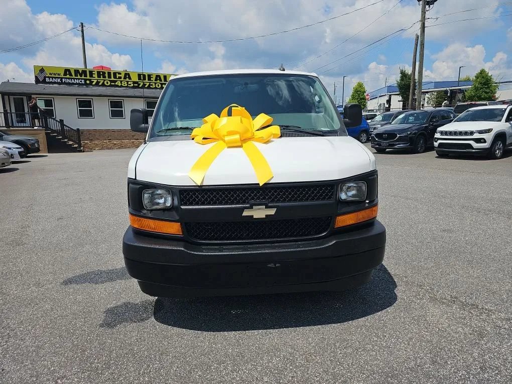Used 2017 Chevrolet Express 3500 Extended RWD image 4