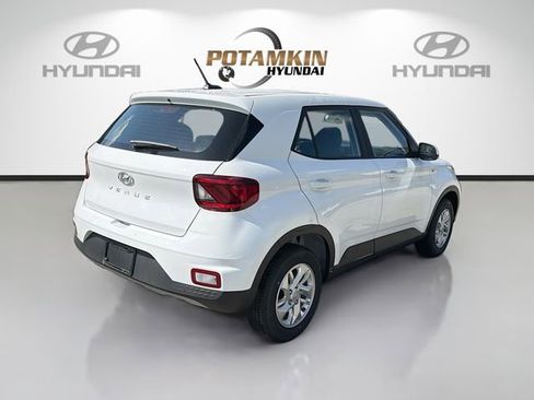 New 2026 Hyundai Venue SE image 5