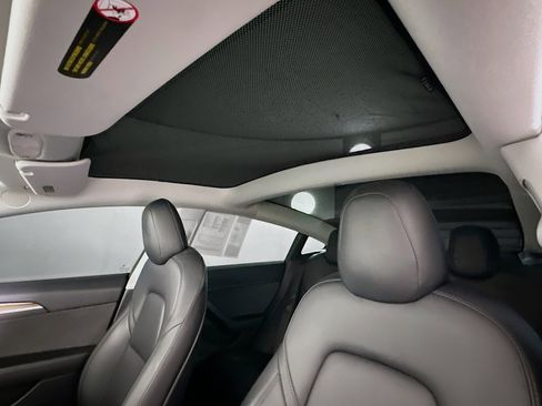 Used 2021 Tesla Model 3 Performance image 24