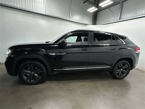 Certified 2022 Volkswagen Atlas Cross Sport SEL R-Line image 3