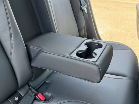 Used 2024 MAZDA MAZDA3 s FWD image 20